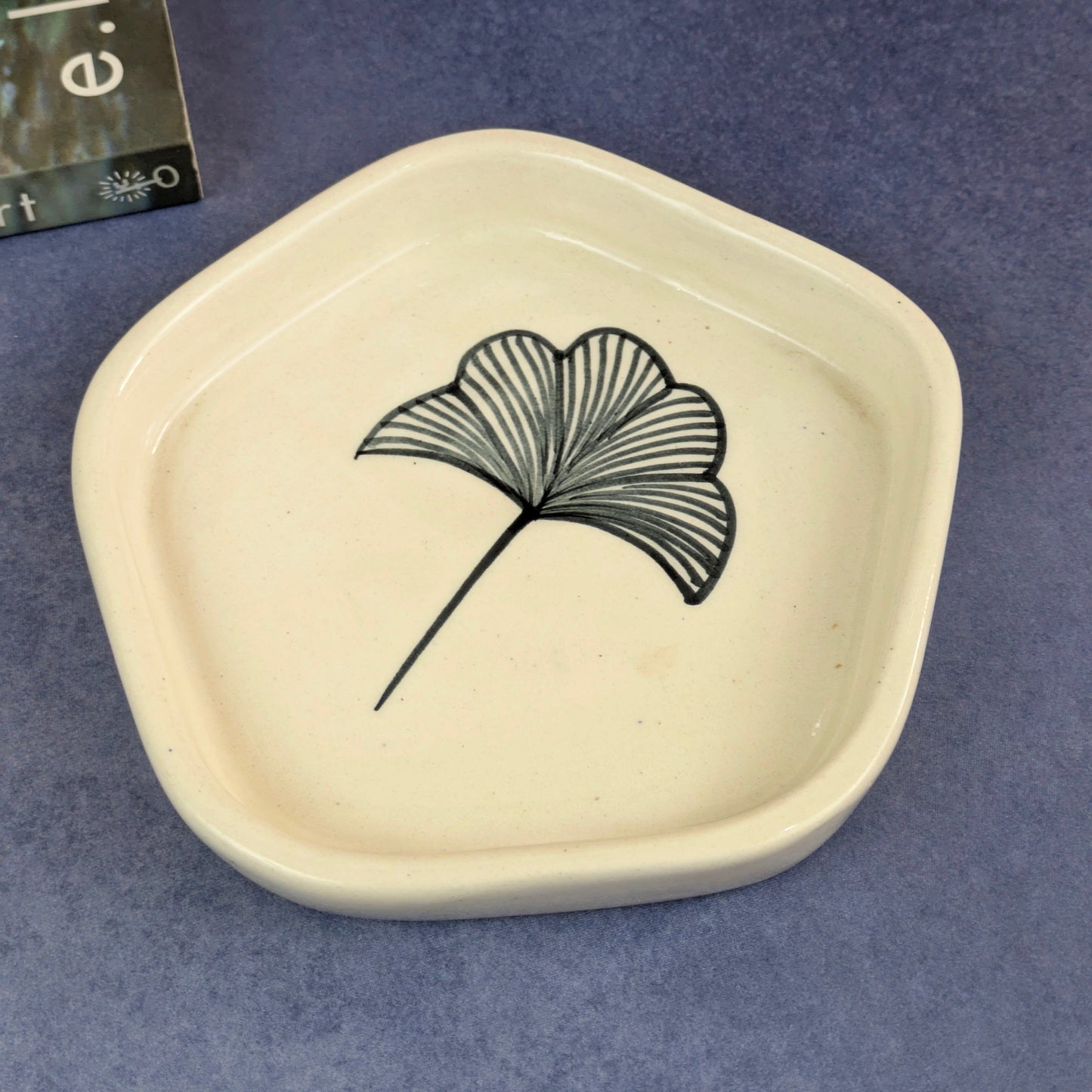 Mono-Leaf Mood Ceramic Plate